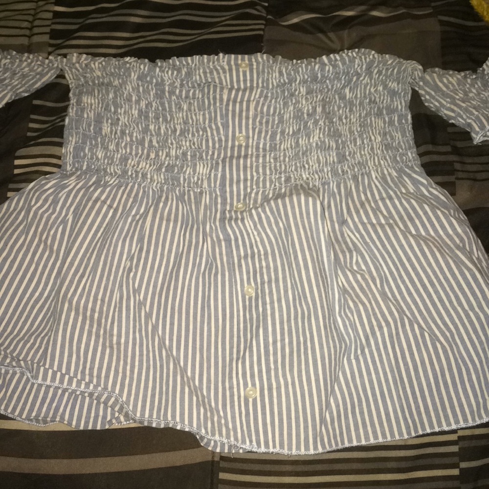 off shoulder blouse/crop top